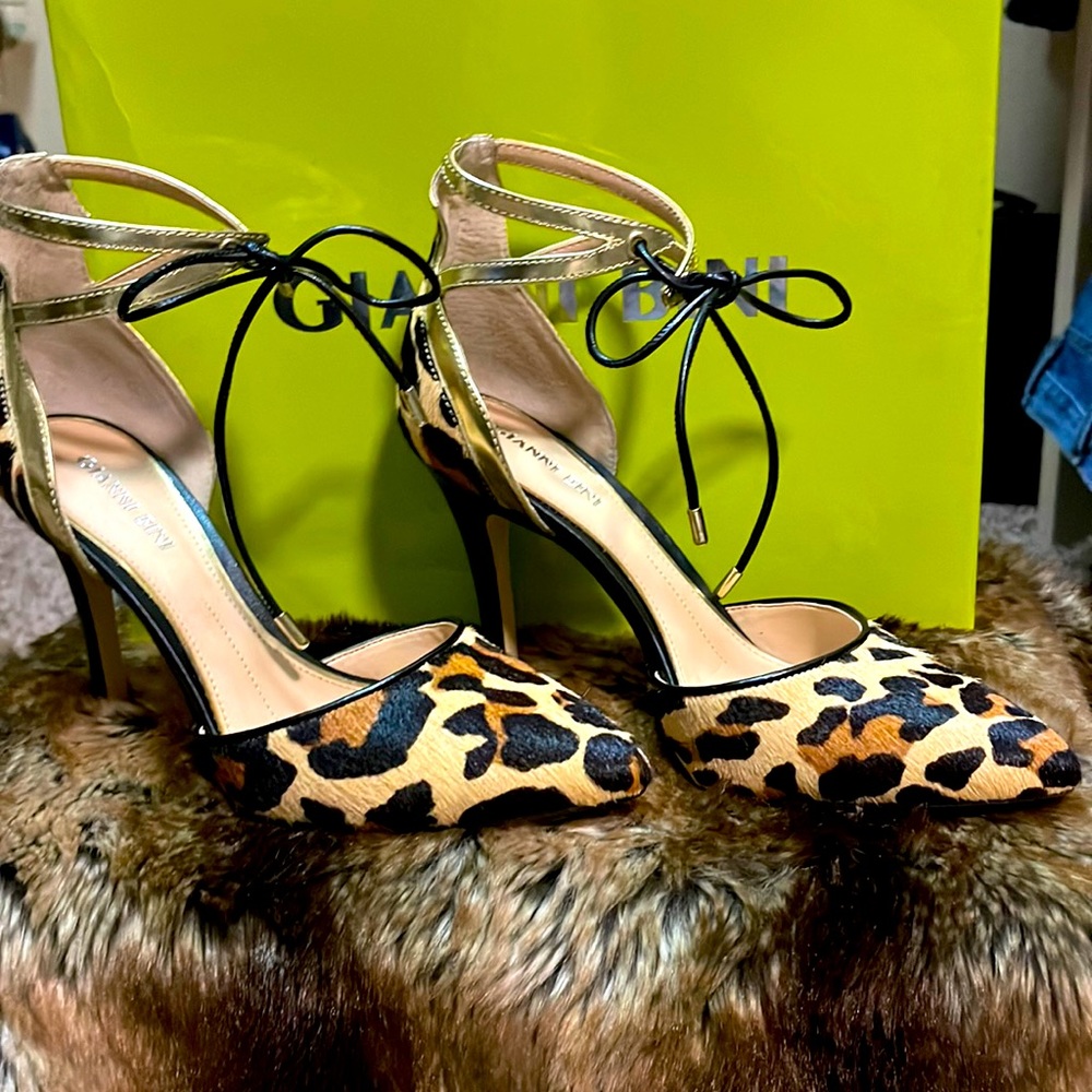 🌹NWT GIANNI BINI Animal Print heels. Classy, elegant and super sexy!